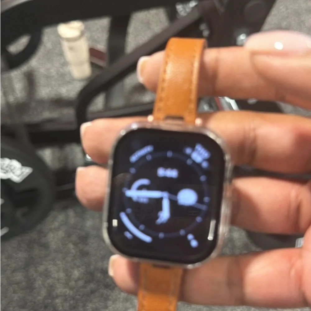 Apple Watch Series 11. (No cellular) - Picture 2 of 5